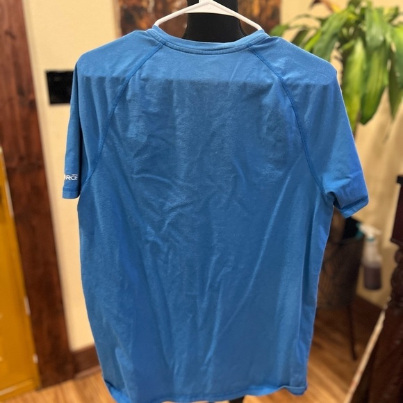 Carhartt button down t-shirt size medium in GUC - Picture 4 of 4